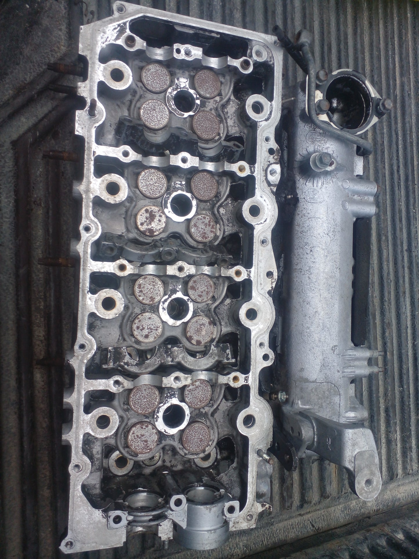 Toyota 2kd engine Head with camshaft